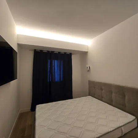 Apartment Centre